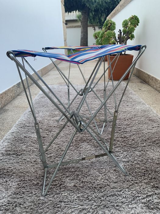 Bancos para piqueniques ou passeios