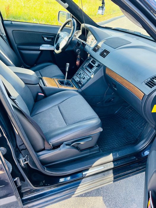 Volvo XC90 2,4D5 4x4 manual ładny 7 osób możliwa zamiana