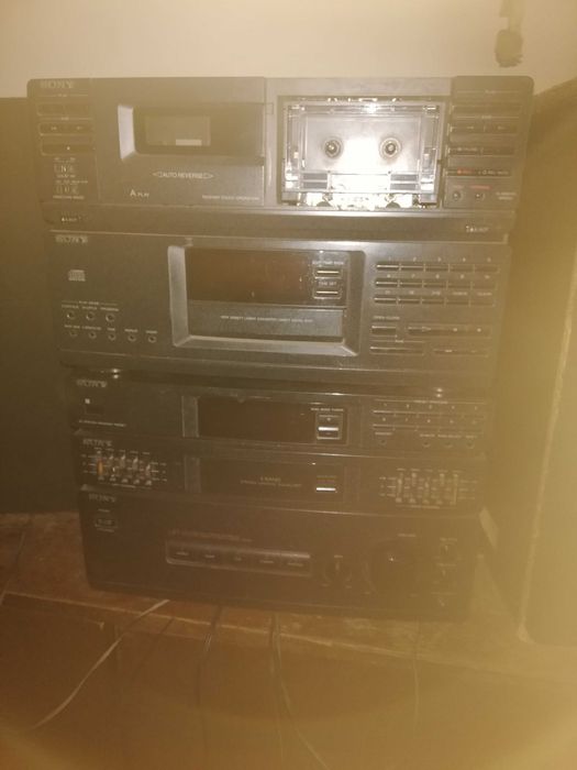 Wieża Sony  model STR- D209 6 elementów + 4 glosniki