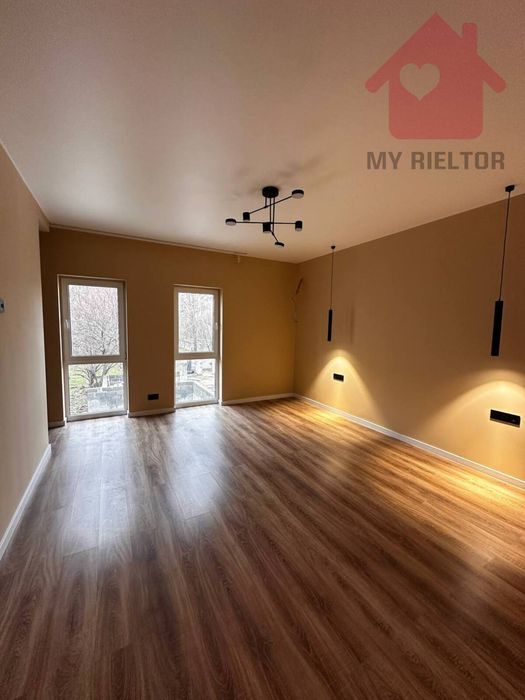 Продаж будинку у новому котеджному містечку!