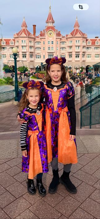 Продам дві сукні Disney Halloween 122 та 140