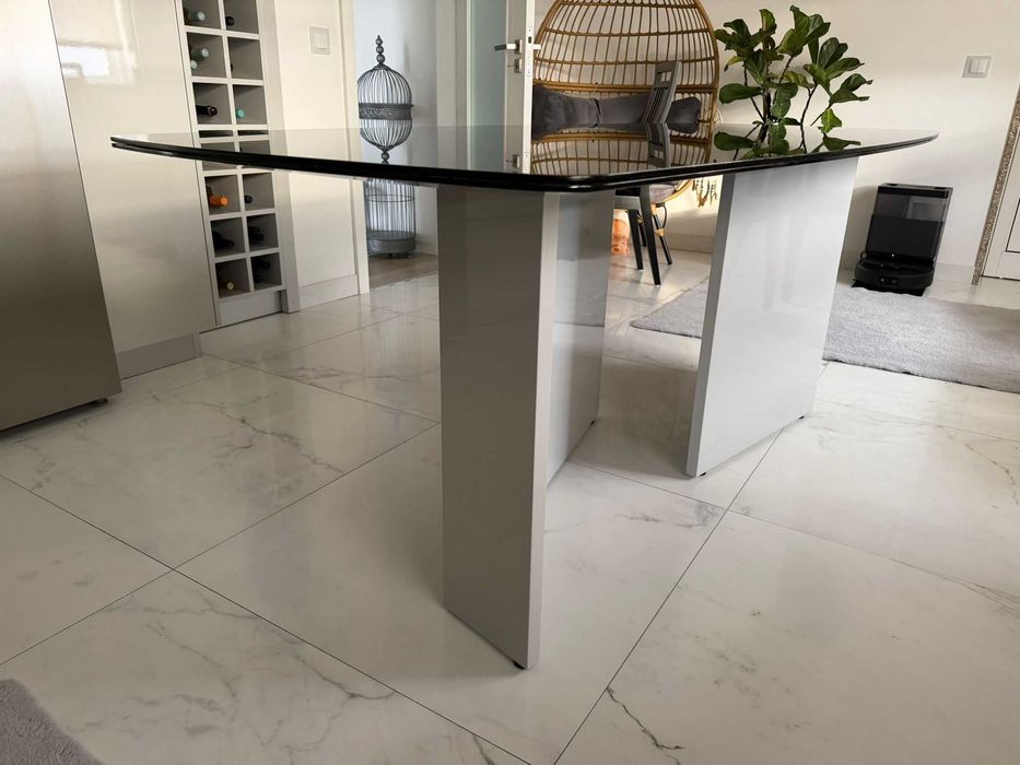 Mesa contemporânea