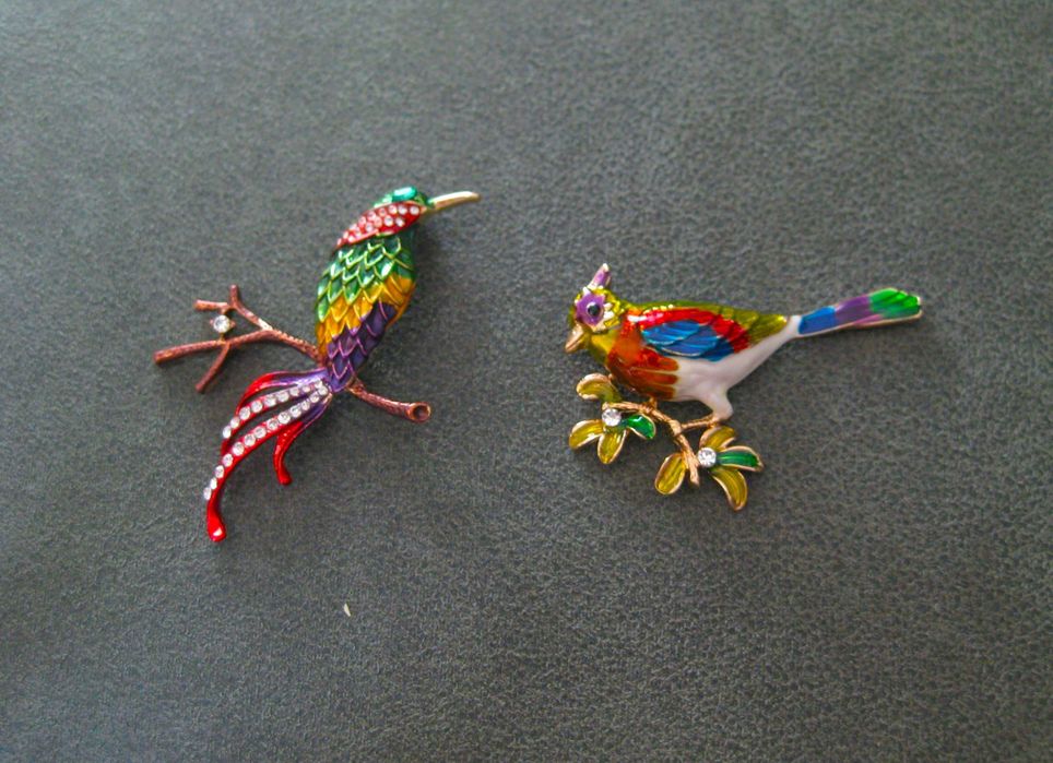 Alfinete / Broche / Pregadeira Passaro no Galho NOVO