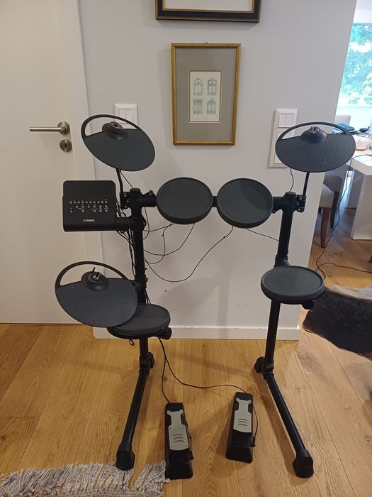 Bateria Eletrónica Yamaha DTX400K (Pedal de Bumbo c/ Defeito – Preço Ajustado)