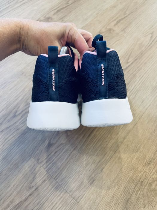 Кросівки жіночі skechers 41р