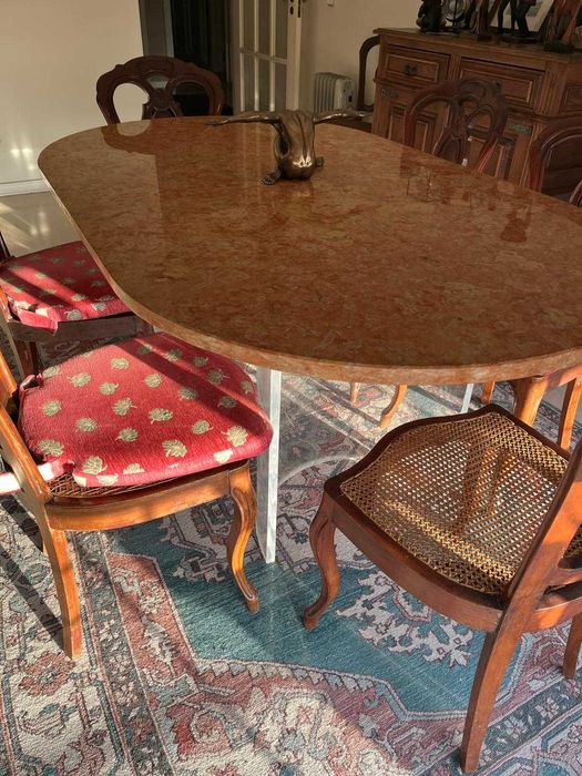 Mesa jantar marmore rosa c/ 6 cadeiras cerejeira e assento em palhinha