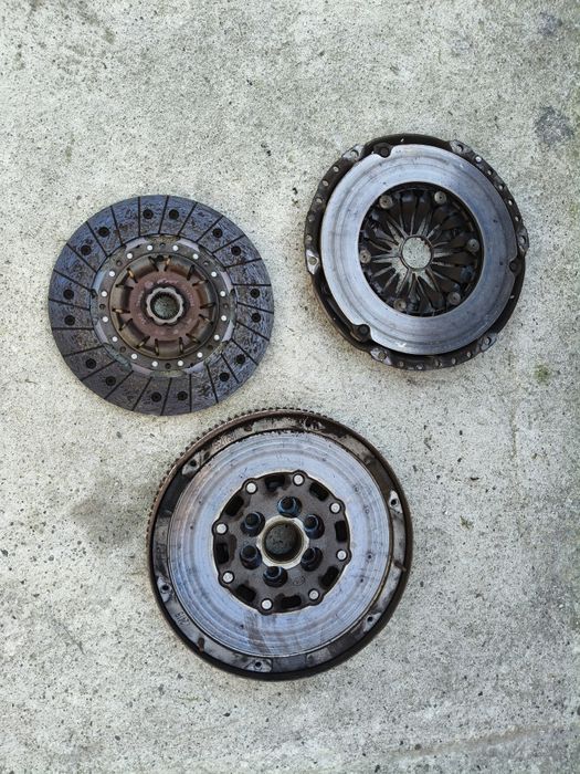 Koło dwumasowe sprzęgło kpl LUK Alfa Romeo 159 Brera 2.4 jtdm