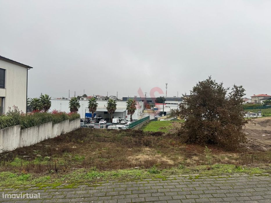 Terreno para Construção com 627 m² em Barrosas Idães, Felgueiras