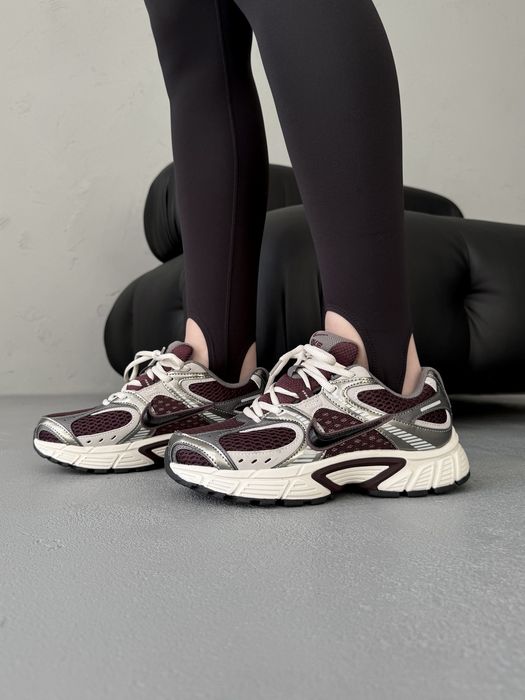 Чоловічі кросівки Nike V5 RNR бордово-сірі текстильні