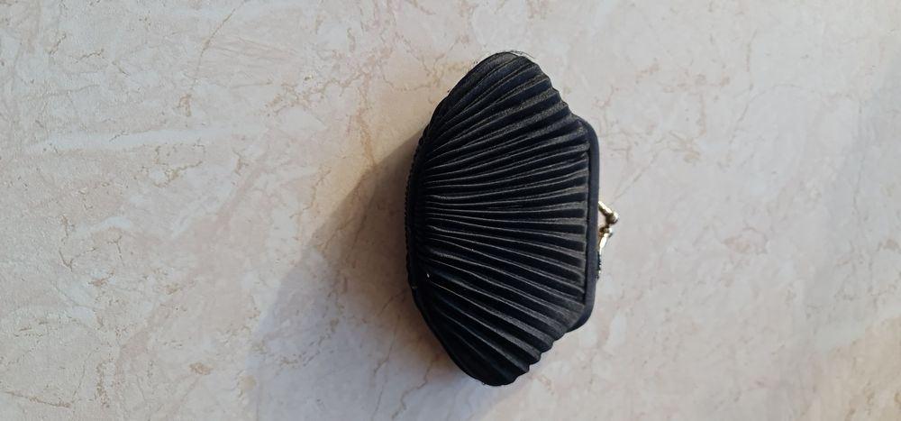 Portfel portfelik portmonetka muszla czarny