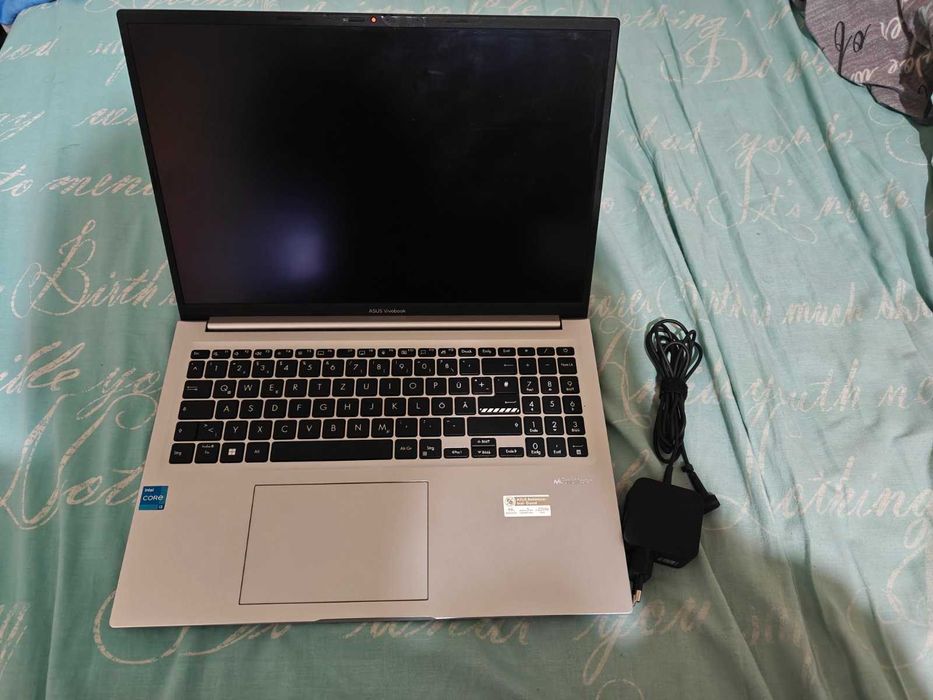 ASUS Vivobook 16 (2024) + СУМКА| Core i3-1215U | 12GB RAM | SSD| WUXGA
