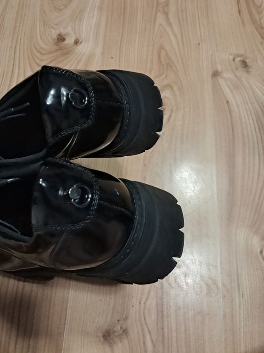 oksfordki eleganckie półbuty błyszczące