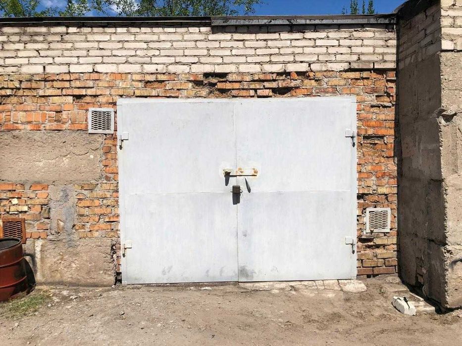 Оренда капитальный гараж с подвалом, на закрытой территории (район славянского рынка).