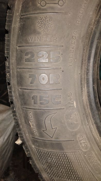 Шины 2шт 225/70 R 15c Cleber зима для буса грузовые