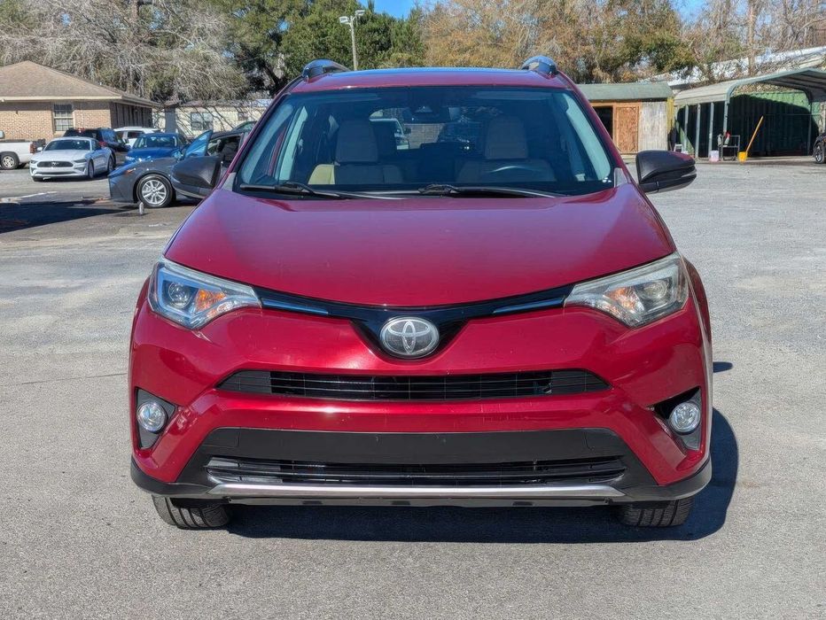 Toyota RAV4 XLE      2019