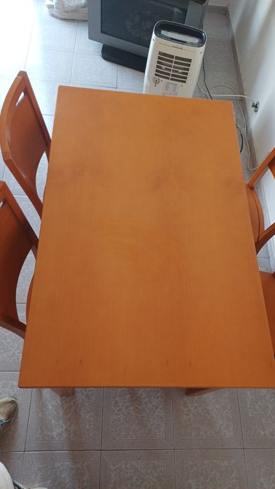 Mesa cozinha e 4 cadeiras 110cmx70cm