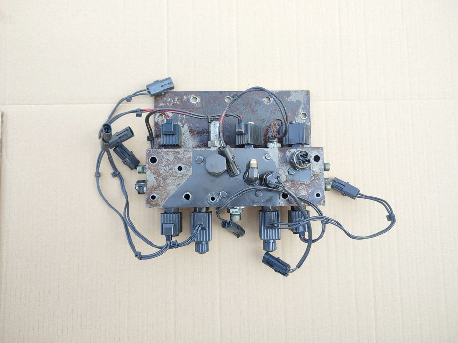 Blok zaworowy ,elektrozawór Renault 103-54,106-54,110-54,120-54,133-54