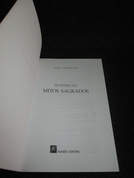 Sacred Myths Dictionary by Tom Chetwynd64751079557379121