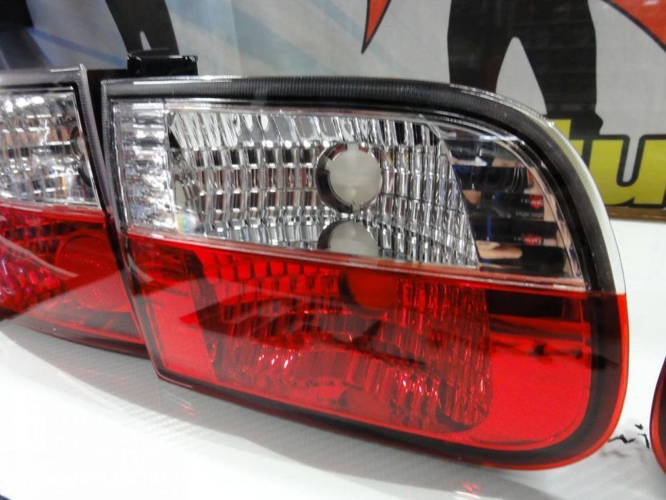 Faróis / farolins traseiros euro look para Honda Civic 92-95 3 portas red / clear (vermelho / cristal)
