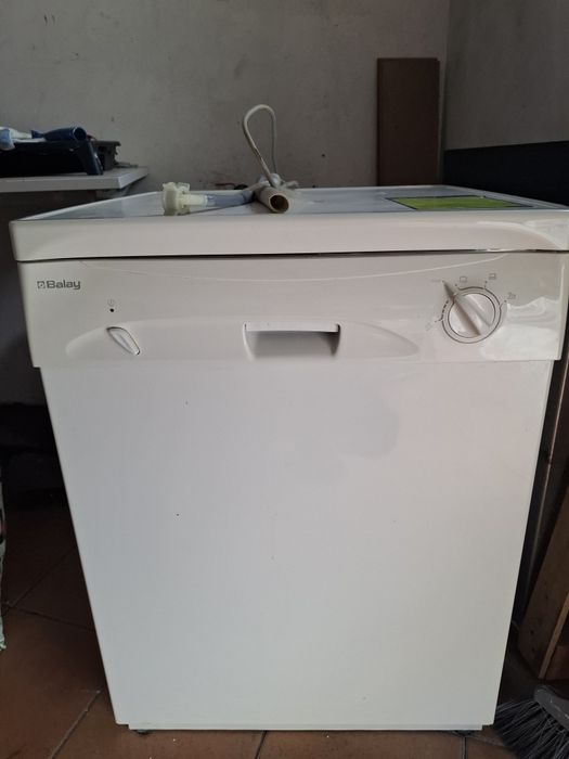 Vendo Máquina de Loiça Balay (para peças)