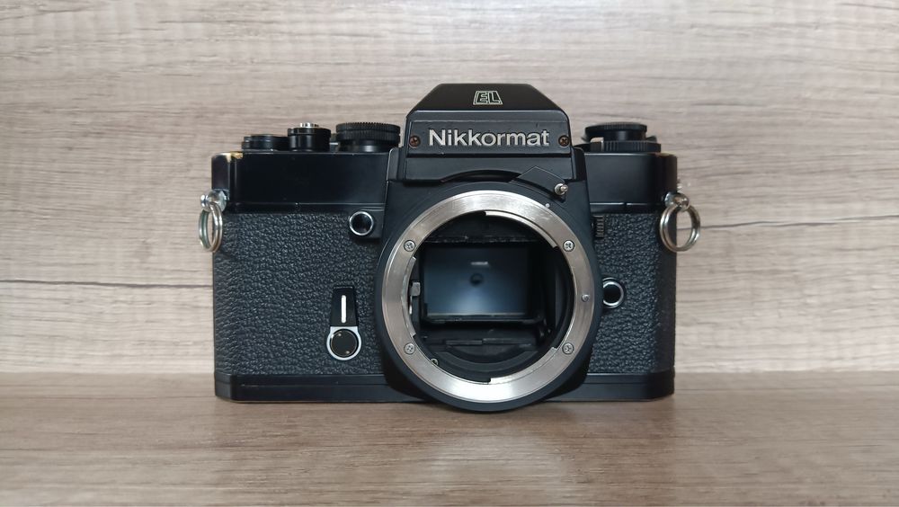 Плівкова камера Nikon Nikkormat EL