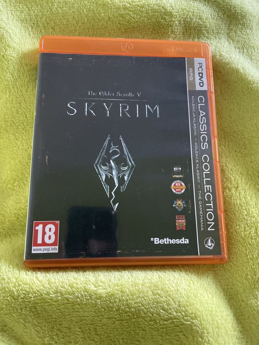 Skyrim pudełko z gry