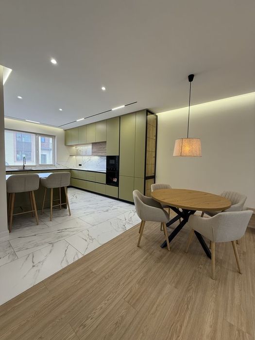 Продаж стильного таунхаусу, New Village