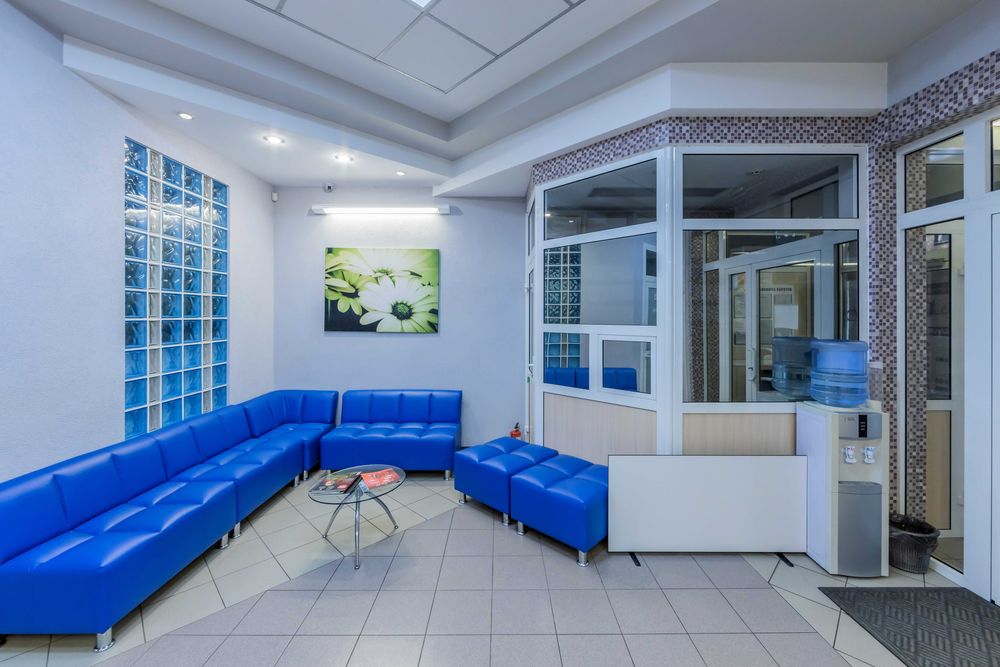 Приміщення під медичну клініку 358 м² — оренда з правом викупу | Поділ