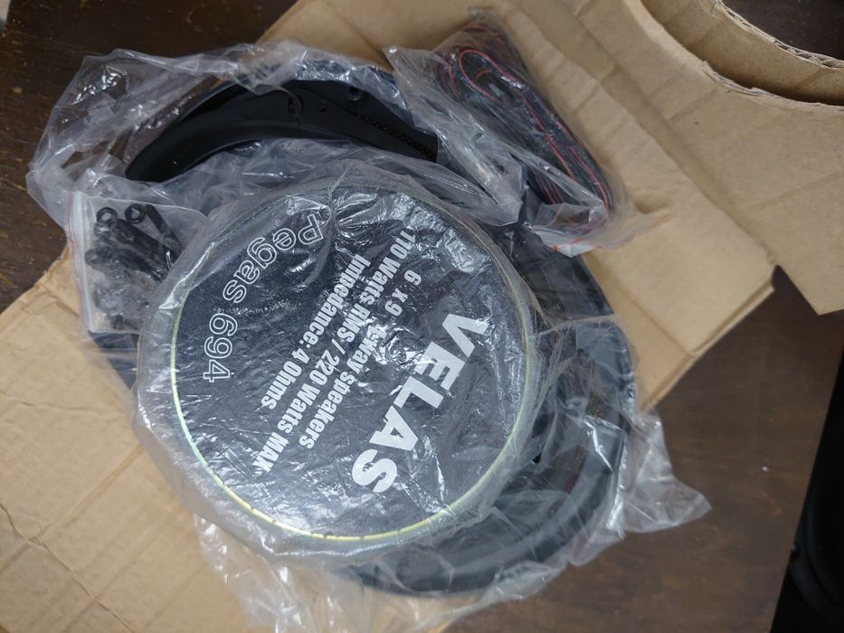 Динамики автомобильные 6х9. Новые, с хранения.огромные магниты