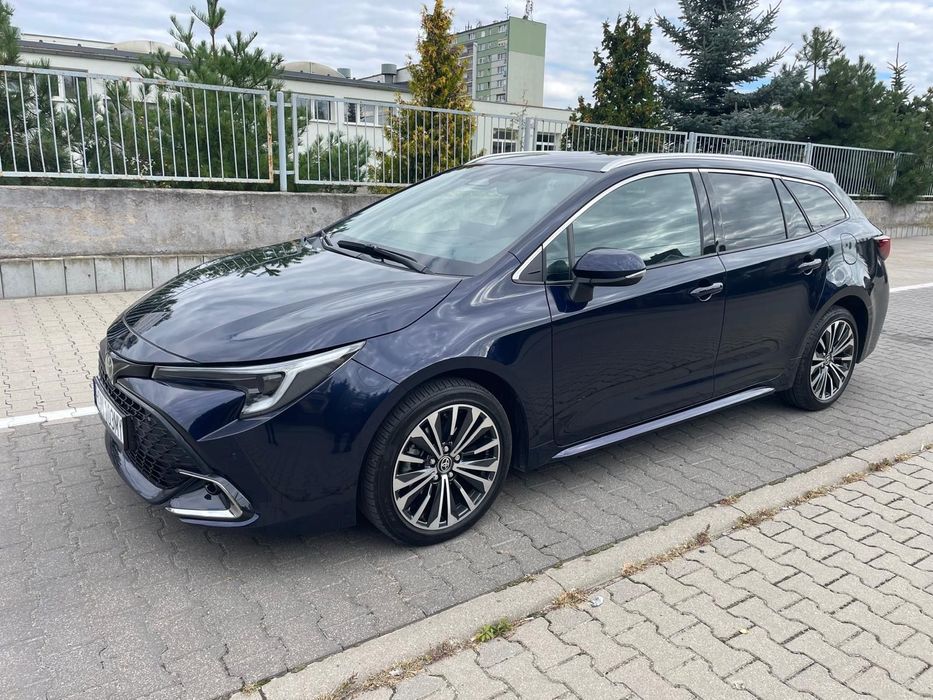 Toyota Corolla 1.8 hybryda Style