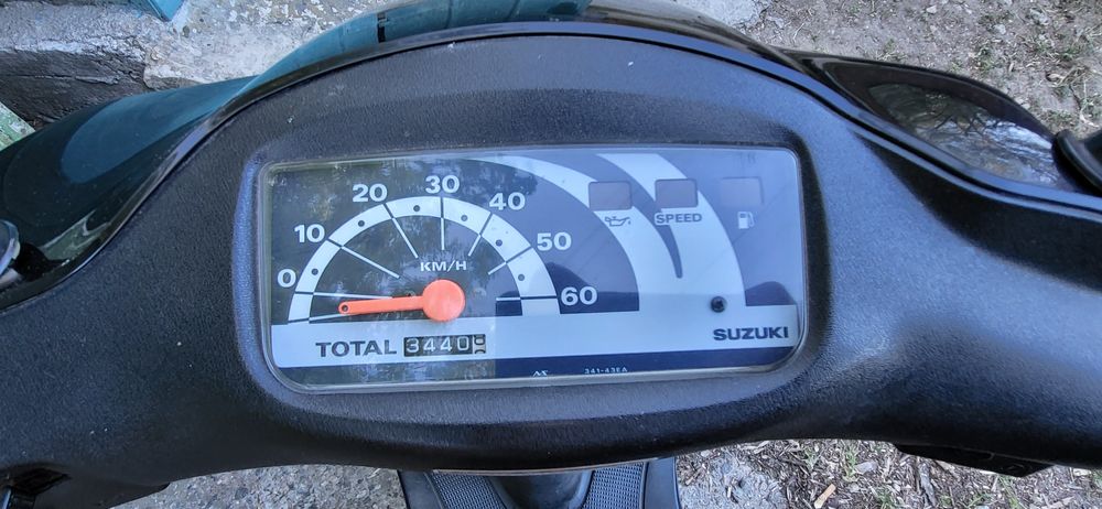 Продам скутер suzuki lets 2
