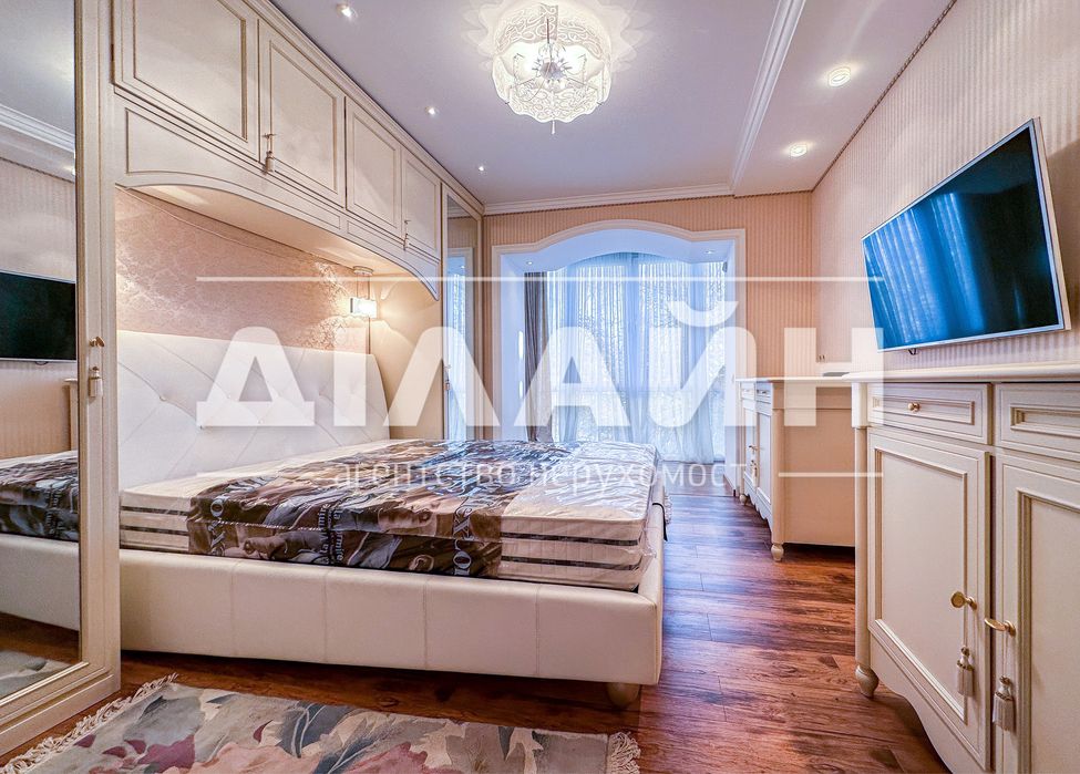 Авторський проект 4 кімн у класичному стилі по вул. Приходський.