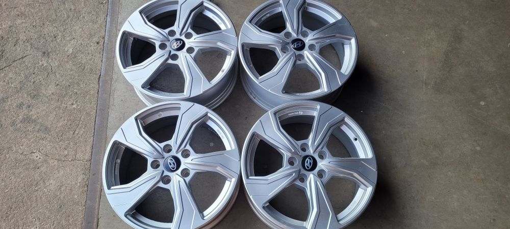 Felgi aluminiowe Hyundai 17  5x114,3 polecam
