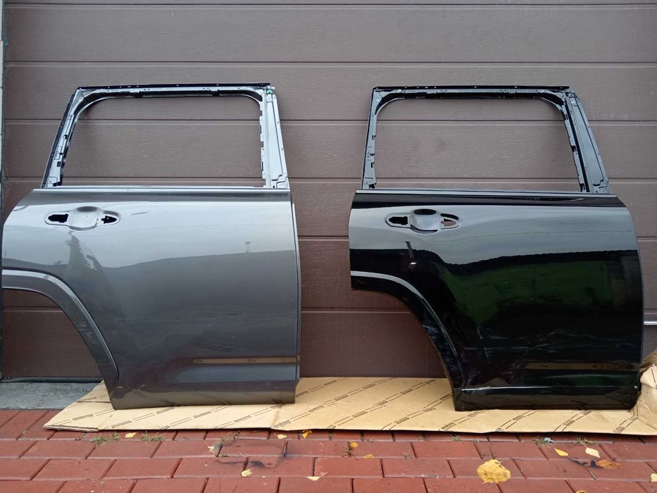 Дверь задняя правая 6700360920 Toyota Land Cruiser 300