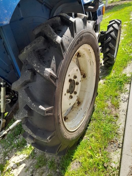 Трактор Dongfeng DF-244 повнопривідний 4х4 гідропідсилювач дизель 24кс