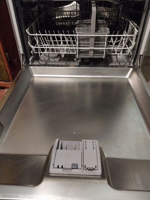 Посудомийна машина BOSCH