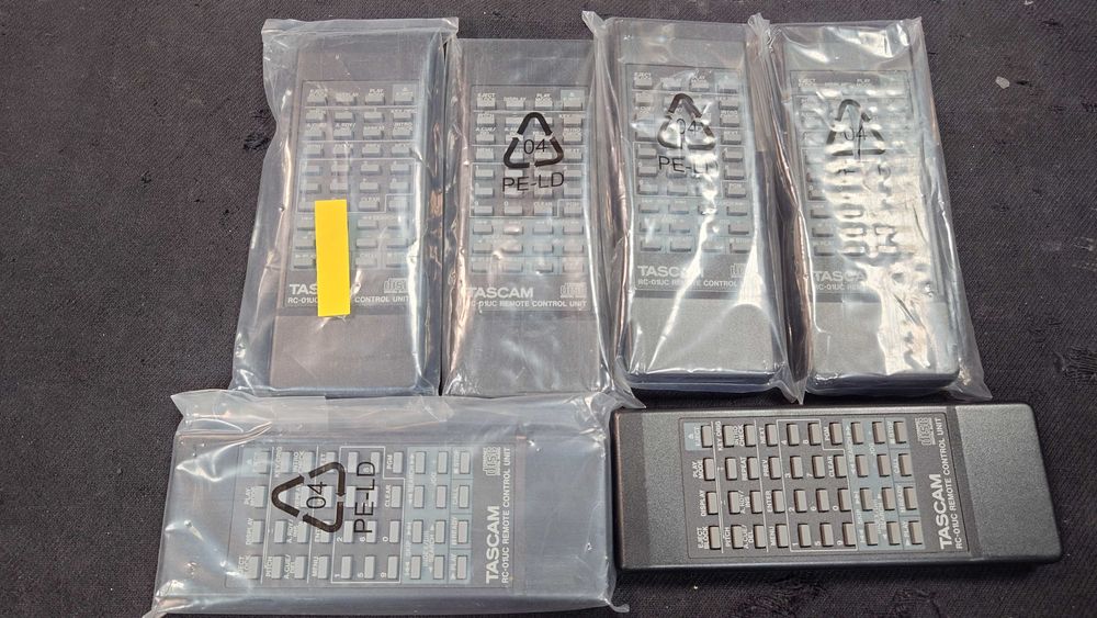 Tascam Remote Control Unit RC-01UC64365273249794122