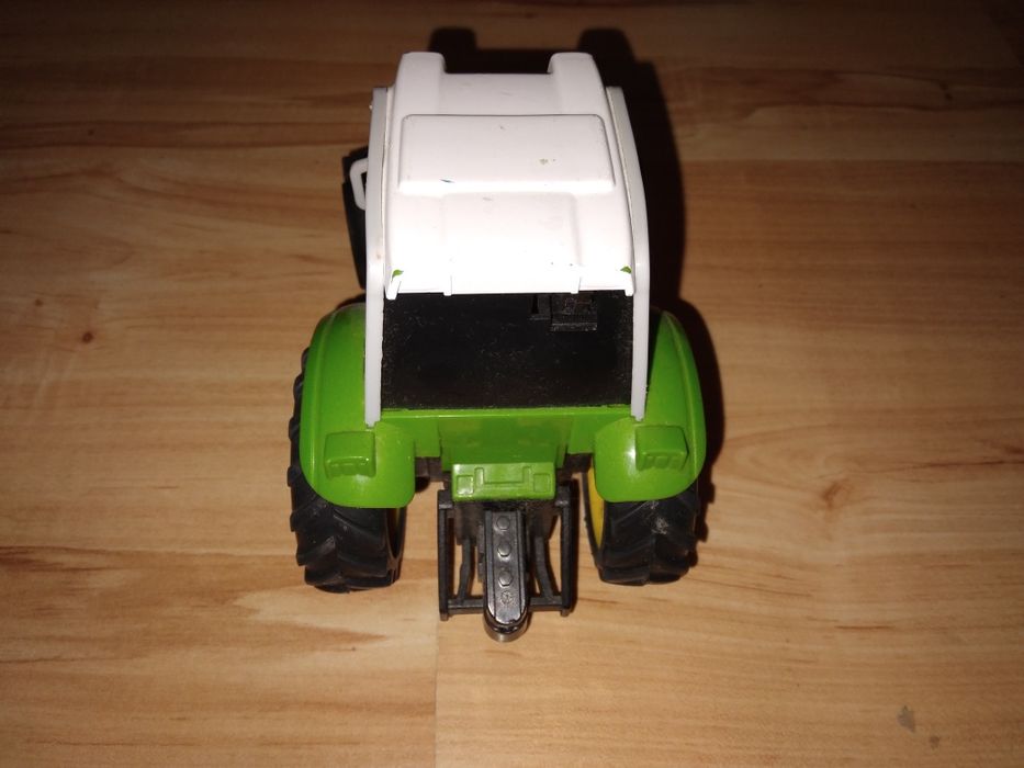 Traktor z dźwiękiem