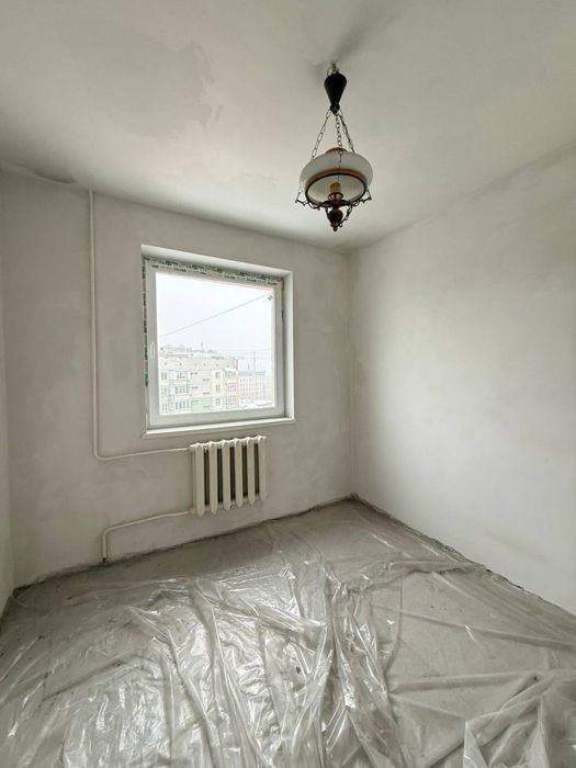 Продам УТЕПЛЕНУ 4-х ПАНЕЛЬКУ, ПРОСПЕКТ-Героїв Майдану, частково РЕМОНТ