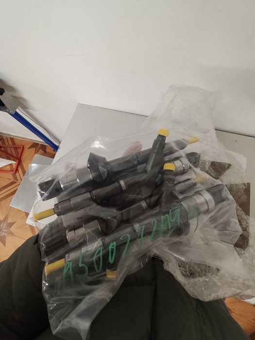 Форсунки 16600   8h800 Nissan xtrail t 30 дизель 2.2