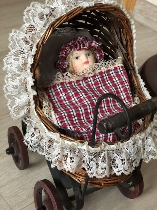 Кукла в коляске Германия