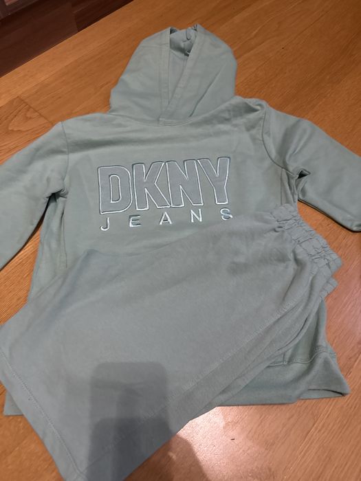 Komplet bluza i spodenki DKNY