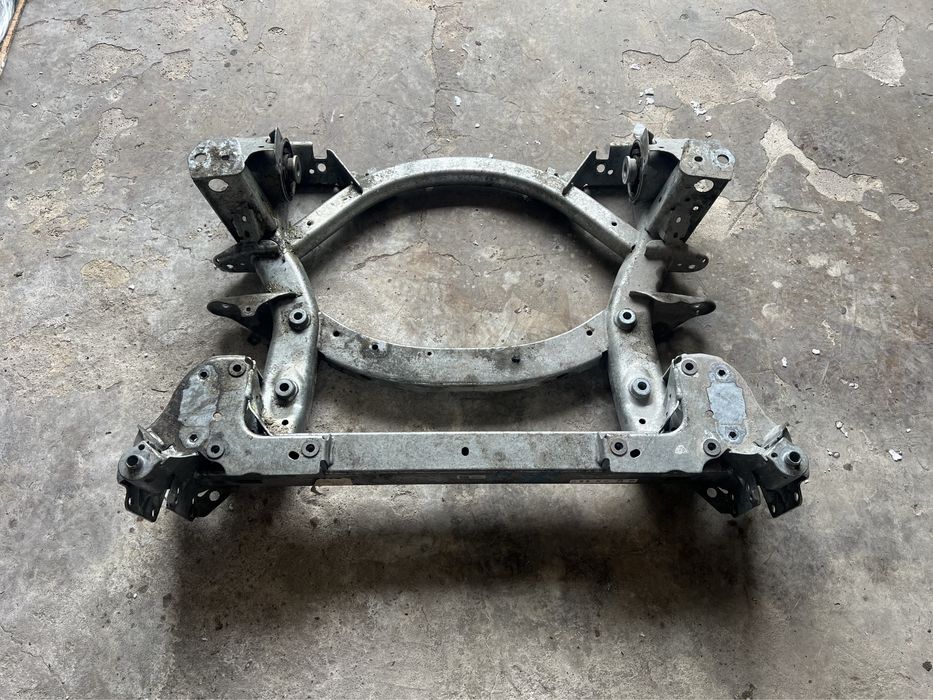 Подрамник BMW i4 G26 В НАЯВНОСТІ балка підрамник БМВ і4 Г26