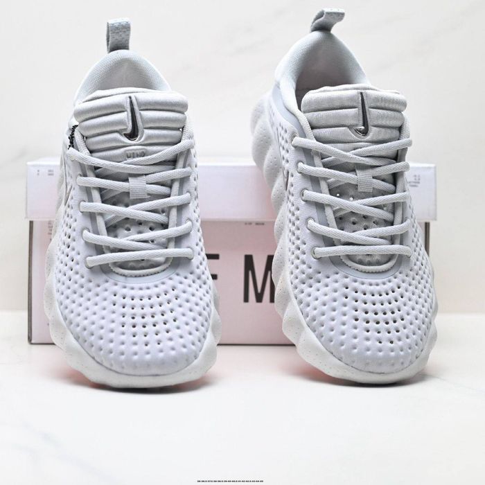 Кросівки Nike Mind 002