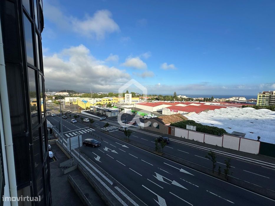 Apartamento com 3 Quartos - São Pedro - Ponta Delgada