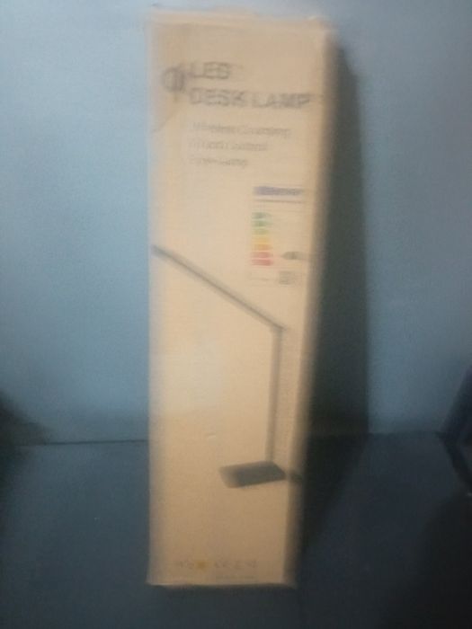 Składana lampka biurkowa z ładowarką indukcyjną