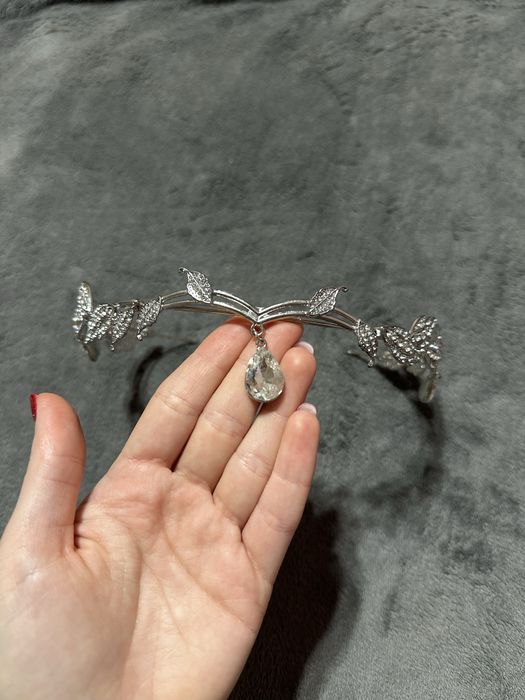 Диадема, тиара, украшение на голову с кристалами