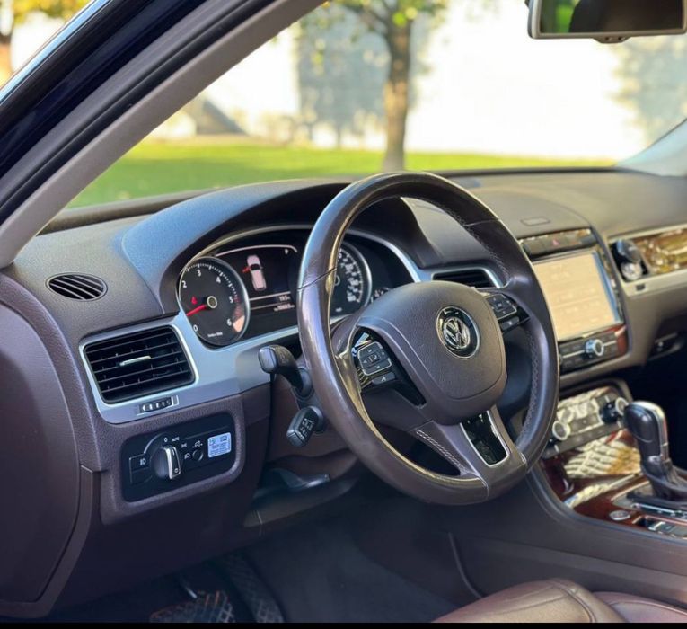 Фольцваген Туарег 2014 р 3 л.