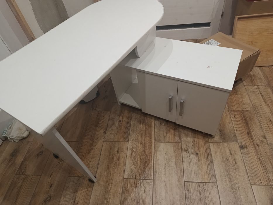 Biurko kosmetyczne obrotowe