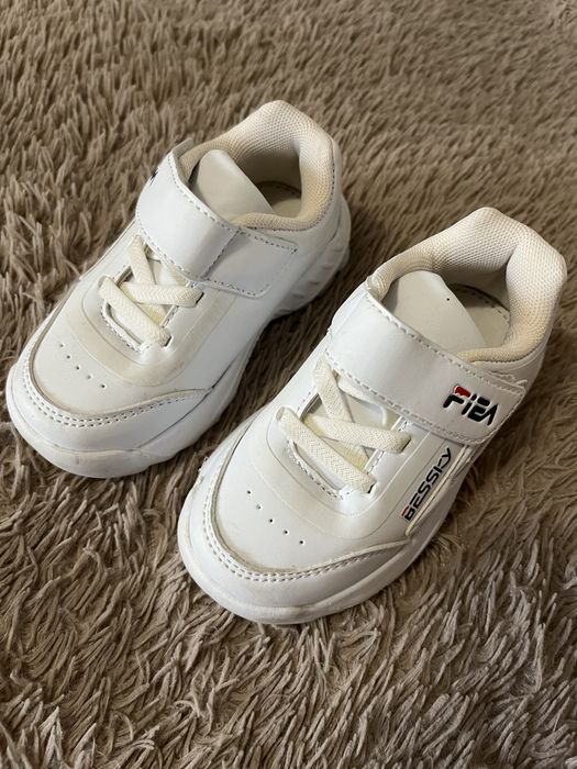 Кросівки дитячі НОВІ